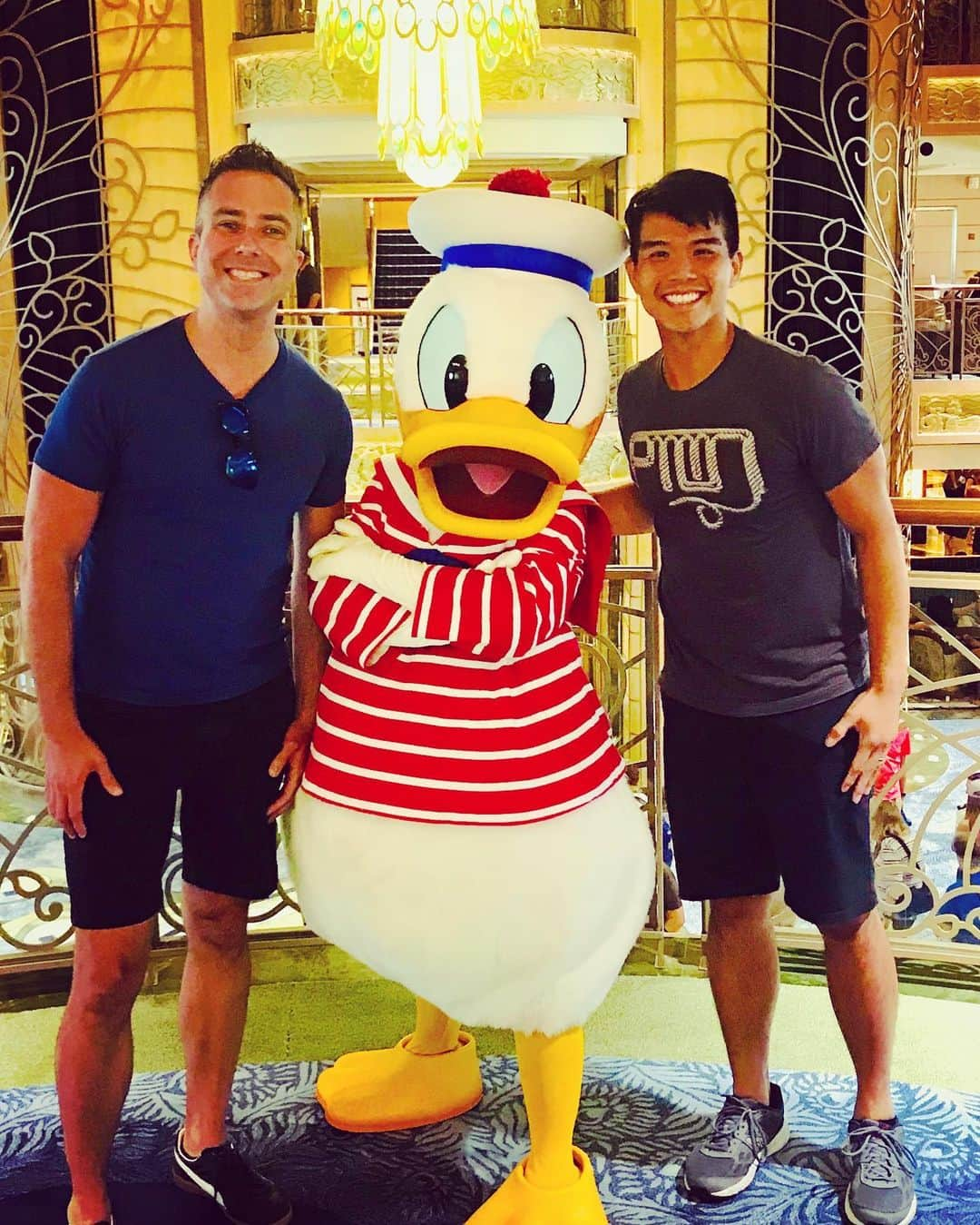 テリー・レオンさんのインスタグラム写真 - (テリー・レオンInstagram)「Here we go! So excited to represent @disneyonbroadway on the @disneycruiseline #dclfantasy and sing for everyone on the high seas!」7月28日 3時05分 - tellyleung