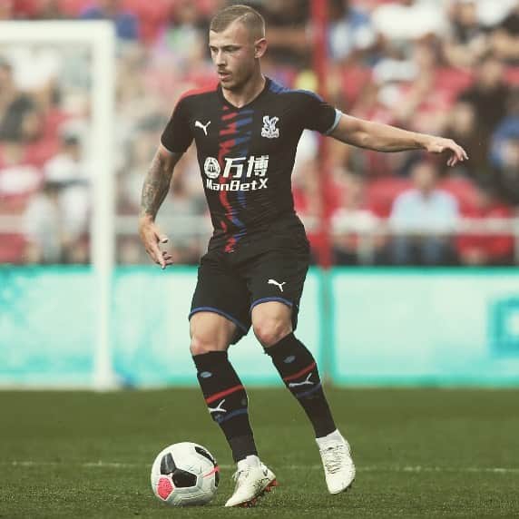 のインスタグラム：「Great game and football today lads!⚽️ Happy about my goal🔴🔵」
