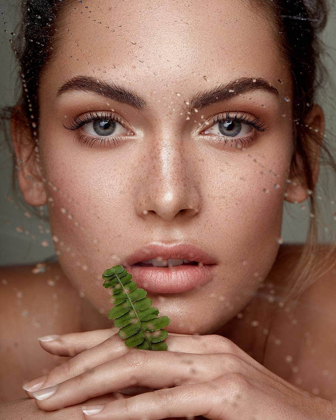 のインスタグラム：「Tag your friends 🌿💧 ━━━━━━━━━━━━━━━━━━━ Photo @sbarucha Model: @marion.pascale  MUA: @dimitrageorgiadou  HAIR: @stylebydilekhair . .  Congratulations!  Selection by  @unsalsicilli ━━━━━━━━━━━━━━━━━━━ Team #ig_mood @unsalsicilli @humanistanbul @gizemparlak_ @emili35 @hakancgrn @gulumsedunya @semihcevval @gulperi_karademir @celilbezeng ━━━━━━━━━━━━━━━━━━━ Community @moodcommunity General Tag #moodcommunity ━━━━━━━━━━━━━━━━━━━ #ginger .」