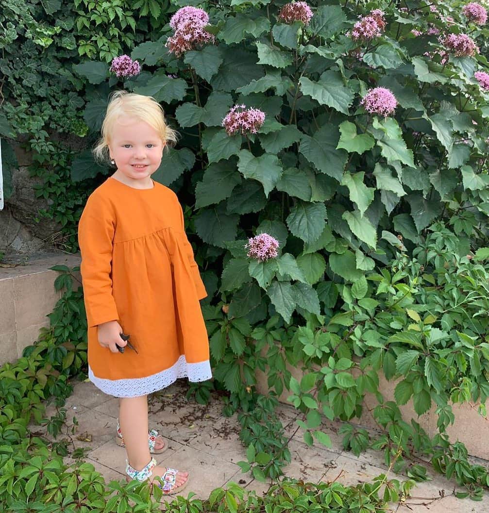 タチアナ・トトミアニナさんのインスタグラム写真 - (タチアナ・トトミアニナInstagram)「Оранжевое солнце,оранжевое лето,оранжевое платье и любимая Мишель❤️😘 #мишель в @donfason」7月28日 3時42分 - tatianatotmyanina