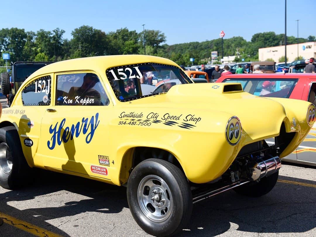 Hot Wheelsさんのインスタグラム写真 - (Hot WheelsInstagram)「STL brought the 🔥🔥 at the #HotWheelsLegends Tour, and Byron Burnham’s jaw-dropping 1975 Chevy Vega was an absolute scorcher! 🥵Congrats, Byron, we’ll see you and your sweet ride at SEMA 2019. And a huge thanks to all of the 4000 people who came out to represent St. Louis, MO, y’all are amazing 💙🧡 We’ll catch you next week in Dallas, TX. 🤠 . . . . #hotwheels #chevrolet #chevy #missouri #stl #stlouis @walmart @mechanix_wear @mobil1 @dickies @xbox @honda」7月28日 3時57分 - hotwheelsofficial