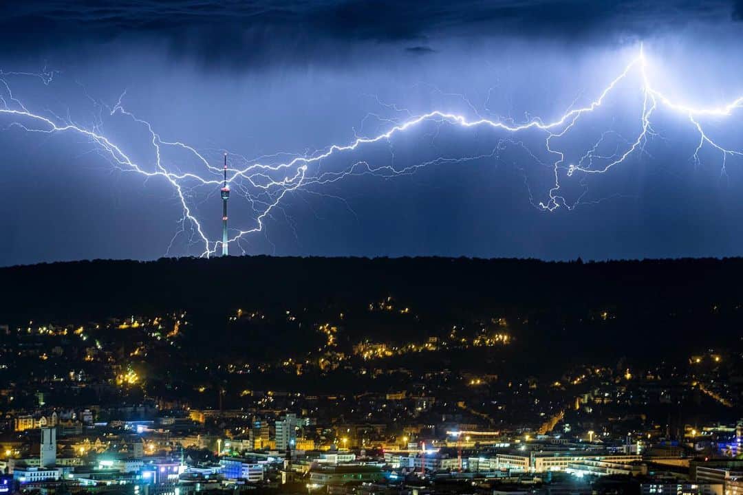 NBC Newsさんのインスタグラム写真 - (NBC NewsInstagram)「Lightning is seen over the city of Stuttgart in southern #Germany early Saturday as a #heatwave in large parts of Europe gives way to storms and heavy rain. . 📷 Simon Adomat / dpa via @apnews」7月28日 4時15分 - nbcnews