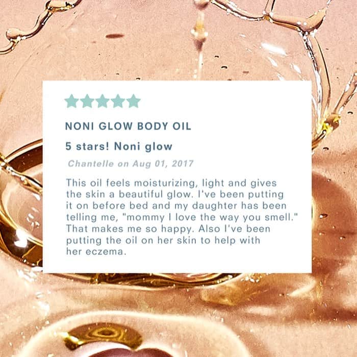 KORA Organicsさんのインスタグラム写真 - (KORA OrganicsInstagram)「"I mix a few pumps of Noni Glow Body Oil with a tablespoon of Himalayan salt for a body scrub and foot scrub ✨ again you can add your favourite certified organic essential oils to suit your mood. ✨ It’s a great way to remove dead skin cells, tone and leave skin soft and smooth."✨ Visit our link in bio for @MirandaKerr's Noni Glow Body Oil Tips and Tricks and swipe left for customer reviews! ✨ #KORAOrganics #MindBodySkin #NoniGlow」7月28日 4時25分 - koraorganics