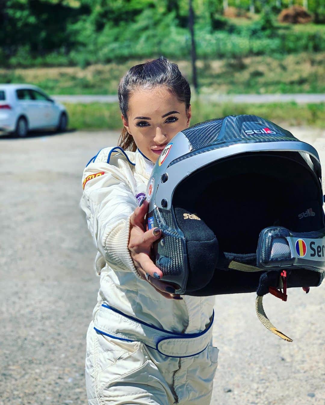 ラリサ・ヨルダケのインスタグラム：「Am schimbat putin jocul. Insa am intalnit aproape aceleasi sentimente! 🥰」