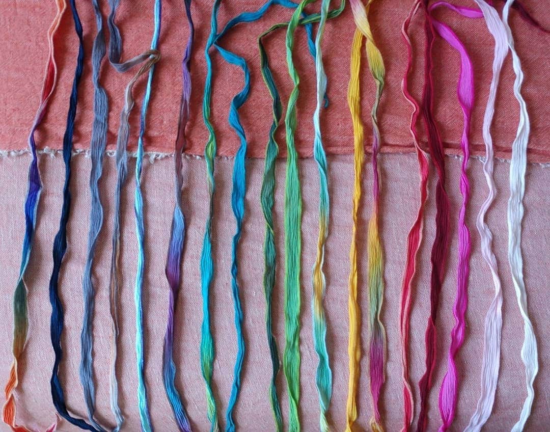 のインスタグラム：「You Know You Want It ✨🔥💓#silk #layering #beachtime #bracelets #love #colors #original #craftmanship #madewithlove #madeinusa #luckycharms #rainbow #colore #couleur #charms」
