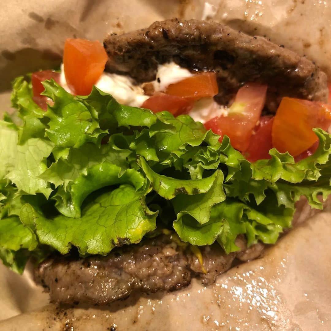 みずしな孝之さんのインスタグラム写真 - (みずしな孝之Instagram)「肉の気分だったので肉と肉で具材をはさんだローカーボバーガー  #the3rdburger」7月28日 15時46分 - sinamism
