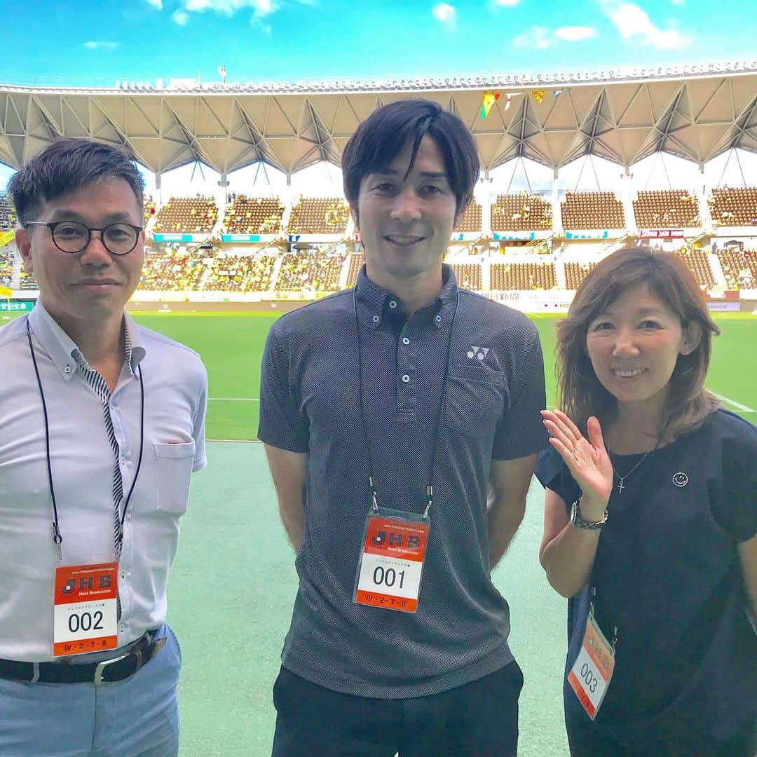 柴村直弥のインスタグラム：「#jリーグ #dazn #解説 #ジェフ千葉 #横浜fc #フクダ電子アリーナ  #実況 #河村太朗 #レポーター #朝井夏海  #yonex #ヨネックス #ポロシャツ」