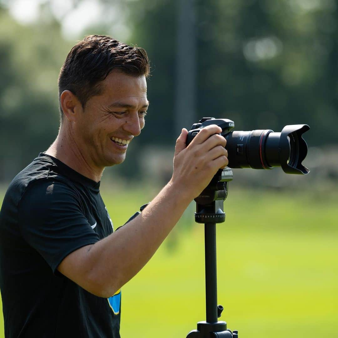 ヘルタ・ベルリンさんのインスタグラム写真 - (ヘルタ・ベルリンInstagram)「Paparazzi Ante #Covic is watching you! 👀 #happysunday #berlin #trainingslager #BSCimBurgenland #hahohe #herthabsc」7月28日 16時36分 - herthabsc