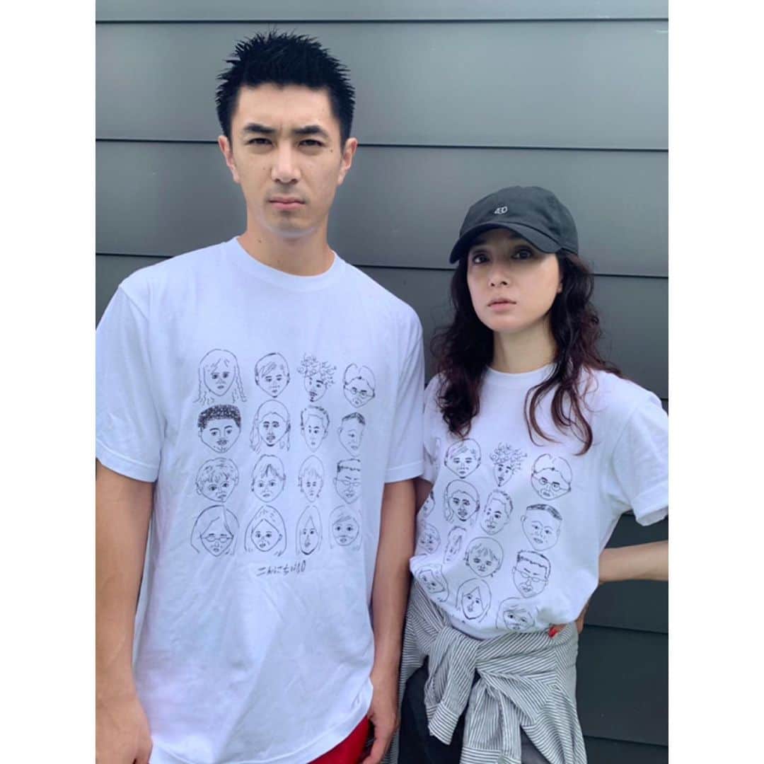 竹中友紀子のインスタグラム：「#狼少年  仙台公演もラスト1公演！ こちらの狼少年第10回記念公演記念Tシャツ、お恥ずかしながら私が描いた本公演のキャスト、スタッフの似顔絵がデザインされています^^; 劇場受付にてお手にとってご覧いただけると嬉しいです^ ^ 本日13時〜、#せんだい演劇工房10box にてお待ちしています♪」