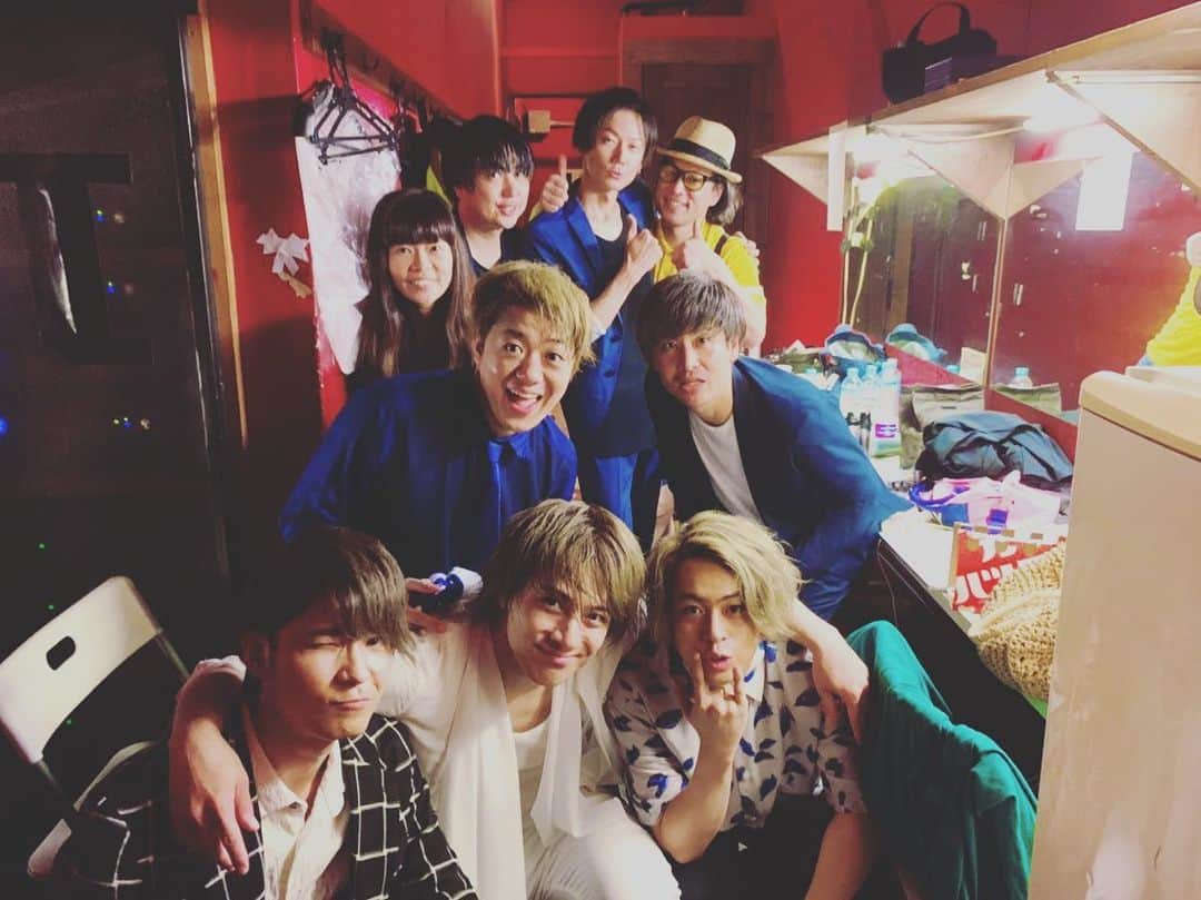 ヨースケコースケのインスタグラム：「‪【ヨースケコースケ ワンマンライブ】‬ ‪昼の部、夜の部、2公演ありがとうございました♫‬ ‪Guest‬ ‪・The Sky's The Limit‬ ‪（ #八島諒 #若菜太喜 ）‬ ‪コースケも入れた3人でThe Sky's The Limit！そして、劇中歌のヨースケ楽曲をスパスパで生演奏！！‬ ‪ヨースケコースケ曲も燃え上がる熱帯夜となりました！‬ #渋谷スターラウンジ #ヨースケコースケ #サカノウエヨースケ #米原幸佑 #スパスパ」