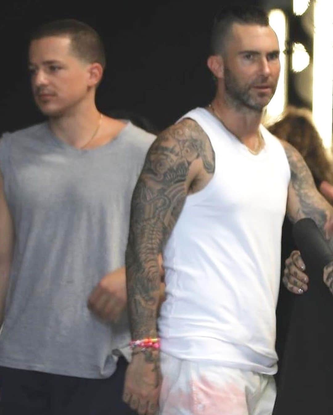 Just Jaredさんのインスタグラム写真 - (Just JaredInstagram)「@adamlevine hits the gym with pal @charlieputh for an afternoon workout! #AdamLevine #CharliePuth Photos: Backgrid」7月28日 9時41分 - justjared
