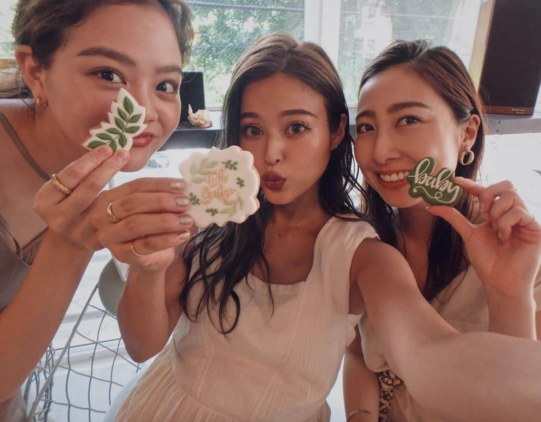 佐野真依子さんのインスタグラム写真 - (佐野真依子Instagram)「昨日は仲良しのみんなが BABY SHOWERでお祝いをしてくれました👶🚿 ステキな会場にステキすぎる飾りにだいすきなみんなに、本当に大切な思い出の１日になりました😭 計画してくれた @osayo_osayo  @satomiakane  いつもいつもありがとう🙈！ あいたかったみんなにあえて嬉しかったなあ🙈 @hautecouturedesign_  @treebynaked #treebynaked #nakedinc」7月28日 10時00分 - sanomaisanomai