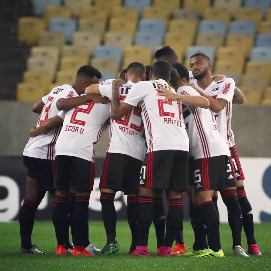 São Paulo FCさんのインスタグラム写真 - (São Paulo FCInstagram)「A vibração e a união, mais uma vez, estiveram presentes. Continuemos a luta! #VamosSãoPaulo 🇾🇪 ⠀⠀⠀⠀⠀⠀⠀⠀⠀ 📸 Rubens Chiri / saopaulofc.net」7月28日 10時04分 - saopaulofc