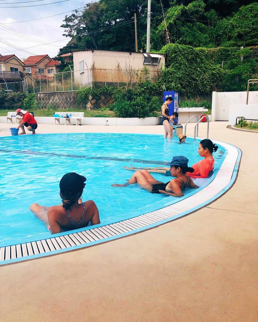 堀舞紀さんのインスタグラム写真 - (堀舞紀Instagram)「💙 . . . secret point pool 🤫〜 . . . #summervacation  #vacationmode  #poolview  #swimtime !!!! #cannyO ...」7月28日 10時29分 - mainohori