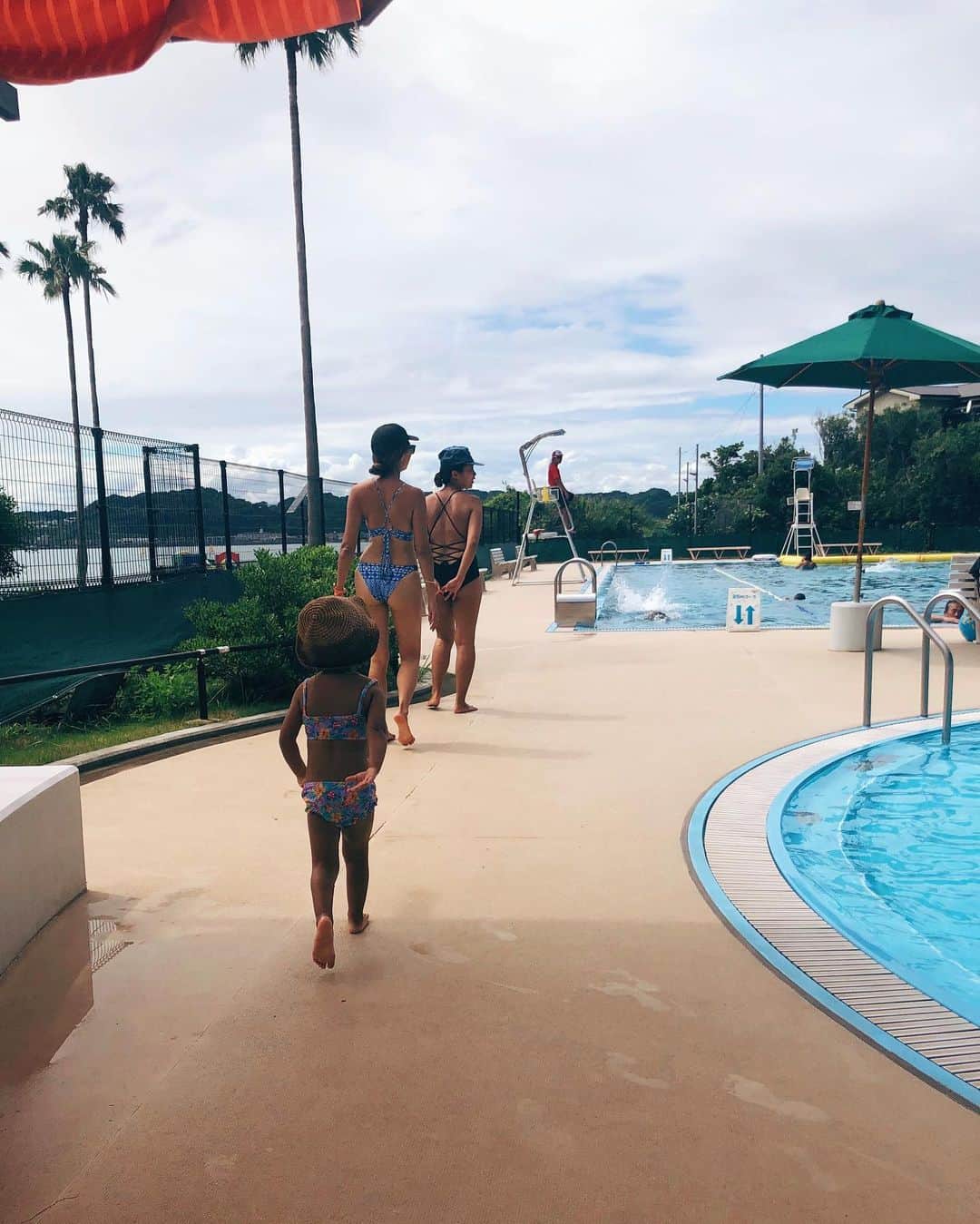 堀舞紀さんのインスタグラム写真 - (堀舞紀Instagram)「💙 . . . secret point pool 🤫〜 . . . #summervacation  #vacationmode  #poolview  #swimtime !!!! #cannyO ...」7月28日 10時29分 - mainohori