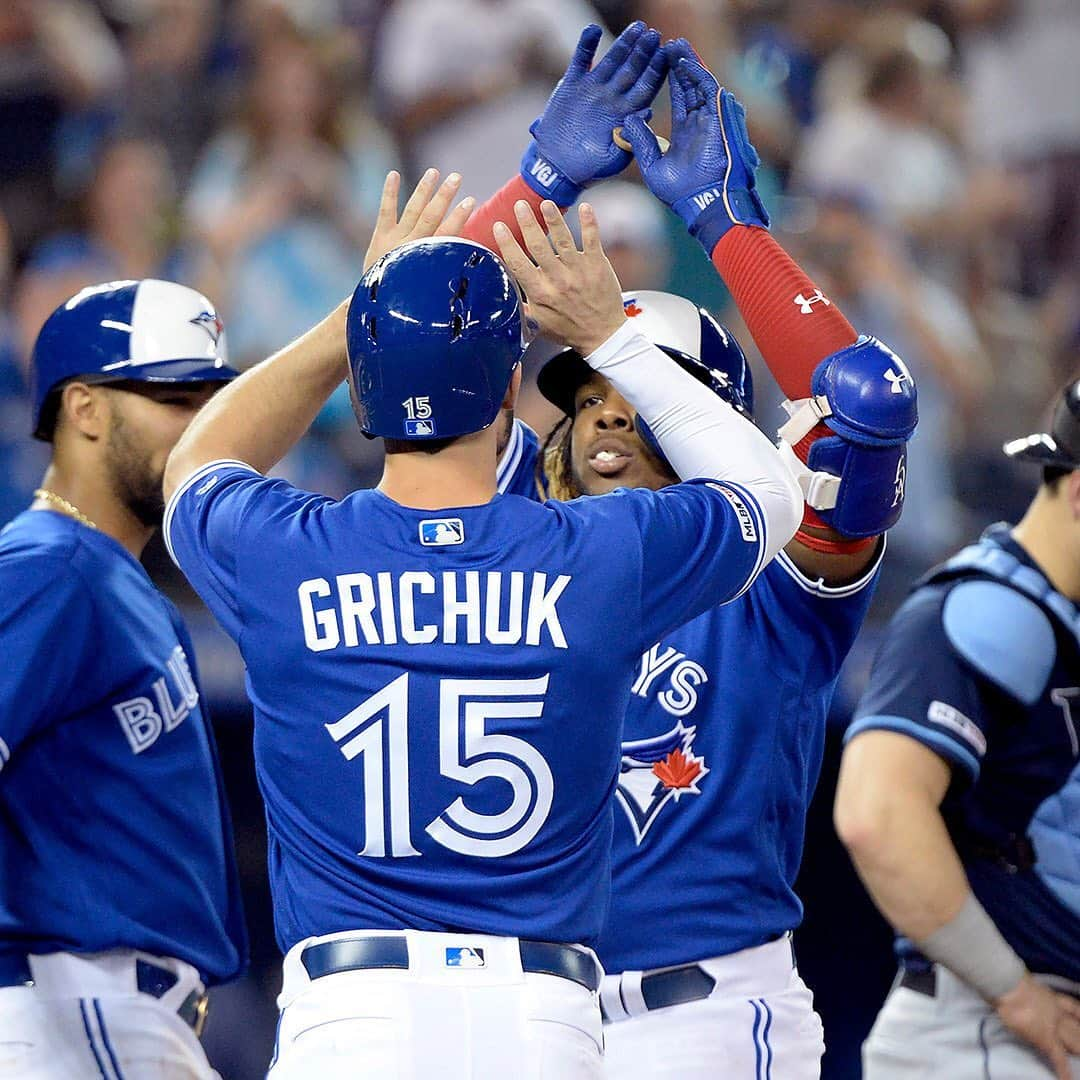 トロント・ブルージェイズさんのインスタグラム写真 - (トロント・ブルージェイズInstagram)「That was fun! Drop a ✋ if you stayed with us for EVERY inning! #BlueJaysWin」7月28日 10時38分 - bluejays