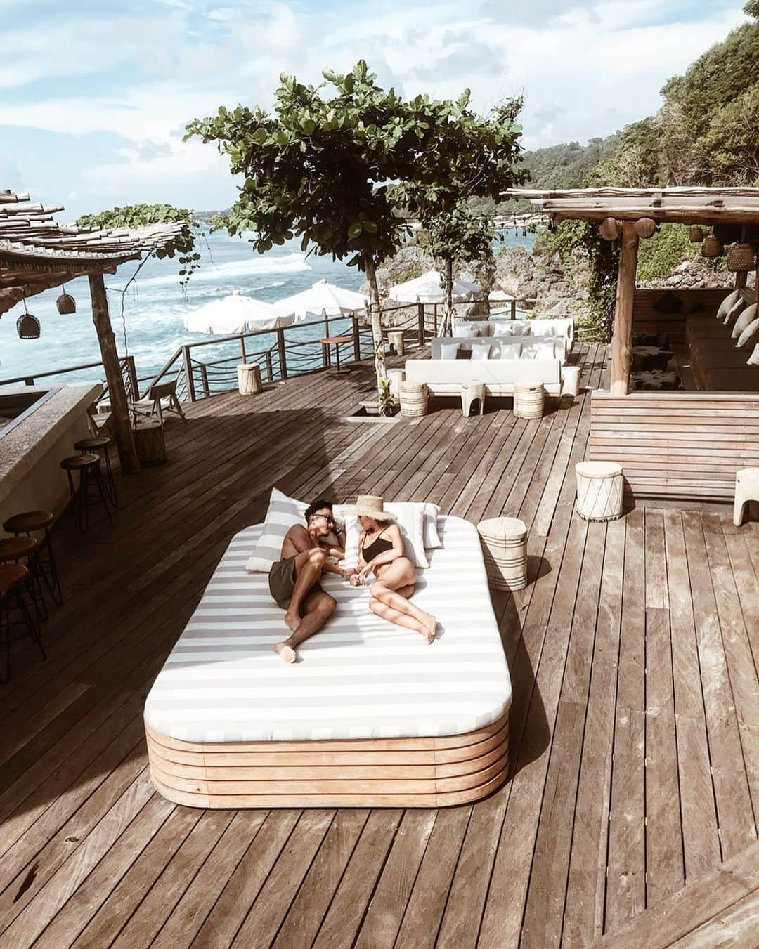 HARUEさんのインスタグラム写真 - (HARUEInstagram)「You&Me Forever🧔🏽🧡👩🏽 . #bali #indonesia #ulucliffhouse #beach #beachclub #カップル #カップルフォト #バリ島 #ビーチ」7月28日 10時58分 - harue0104