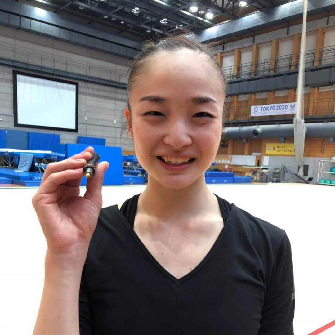 日本テレビ「POWERフレーズ」のインスタグラム：「今夜6:55〜 #新体操  #皆川夏穂 選手  幼い頃から夢だった五輪の出場枠がかかった2015年世界選手権。 大きなプレッシャーを感じていました。 そんな時、声をかけてくれたのが、 元日本代表コーチで恩師の岡久留美さん。 五輪 へと導いたパワーフレーズを紹介します✨  ナレーター #競泳・ #立石諒 さん」
