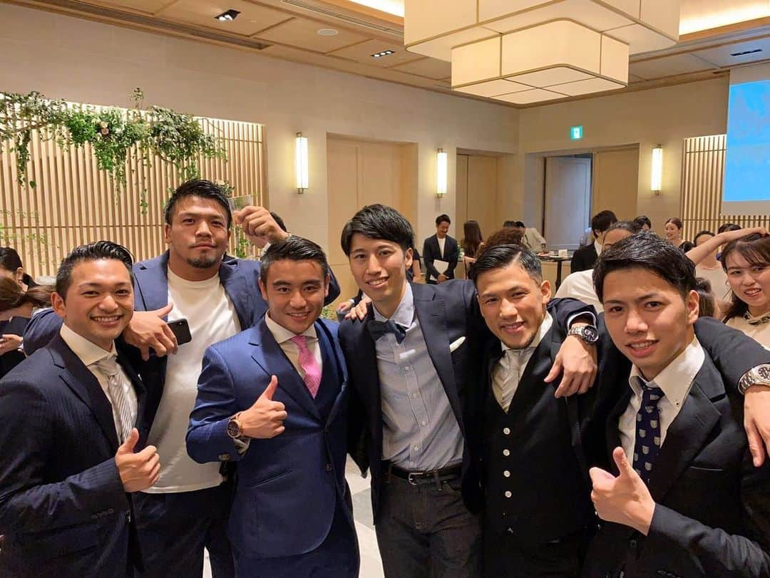 卜部弘嵩さんのインスタグラム写真 - (卜部弘嵩Instagram)「昨日は友達のWedding Party ！ やんも、りさこちゃん 本当におめでとう🎊 いつもの仲間もいて楽しかった😂 #wedding #happywedding #weddingparty #おめでとう #結婚式 #結婚 #山本紘之 #日テレ #アナウンサー」7月28日 10時55分 - hirotakaurabe