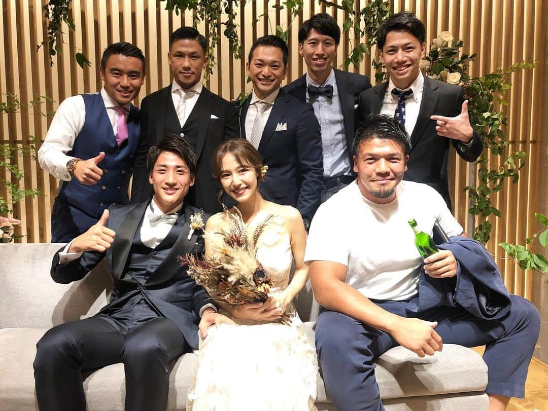 卜部弘嵩さんのインスタグラム写真 - (卜部弘嵩Instagram)「昨日は友達のWedding Party ！ やんも、りさこちゃん 本当におめでとう🎊 いつもの仲間もいて楽しかった😂 #wedding #happywedding #weddingparty #おめでとう #結婚式 #結婚 #山本紘之 #日テレ #アナウンサー」7月28日 10時55分 - hirotakaurabe