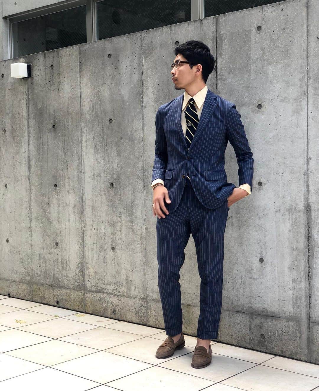 フリーマンズスポーティングクラブさんのインスタグラム写真 - (フリーマンズスポーティングクラブInstagram)「FSC STAFF STYLE - TOKYO 2019.07.28  suit:#madetomeasure shirt:#fsc × #individualizedshirts tie:#vintage #fsc_staff_style #freemanssportingclub  #menswear #fsctokyo #fscfutako #fscginza #barber #barbershop」7月28日 11時07分 - freemanssportingclub_jp