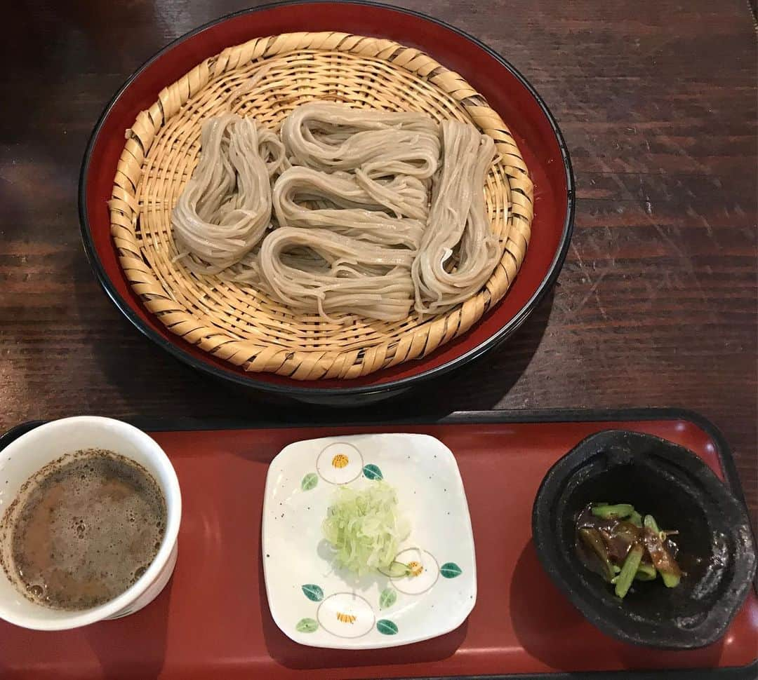 栗原友さんのインスタグラム写真 - (栗原友Instagram)「地元の方に、戸隠にある美味しいお蕎麦を食べに連れてきて貰いました。」7月28日 11時02分 - kuri__tomo