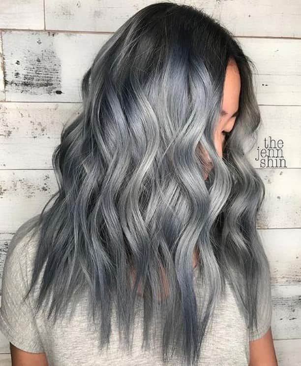 CosmoProf Beautyさんのインスタグラム写真 - (CosmoProf BeautyInstagram)「Can't get enough of this silvery gray GOODNESS!🌪⁣ ⁣ Lightened using @schwarzkopfusa #BlondMe with 20vol and lifted low & slow! However, every head of hair is diff so please adjust your formulations accordingly to what you think will work for your client.⁣ ⁣ FORMULA:⁣ Roots: @wellahairusa Color Touch 7/89, 2/0, 0/68 + 0/88⁣ Ends: @wellahairusa Color Touch 7/89, 8/81, 10/81, 0/68 + 0/88⁣ Hair by @thejennshin⁣ ⁣ #repost #cosmoprofbeauty #licensedtocreate #askforwella #colortouch #wellahair #grayhair #silverhaircolor #metallichair」7月28日 11時10分 - cosmoprofbeauty