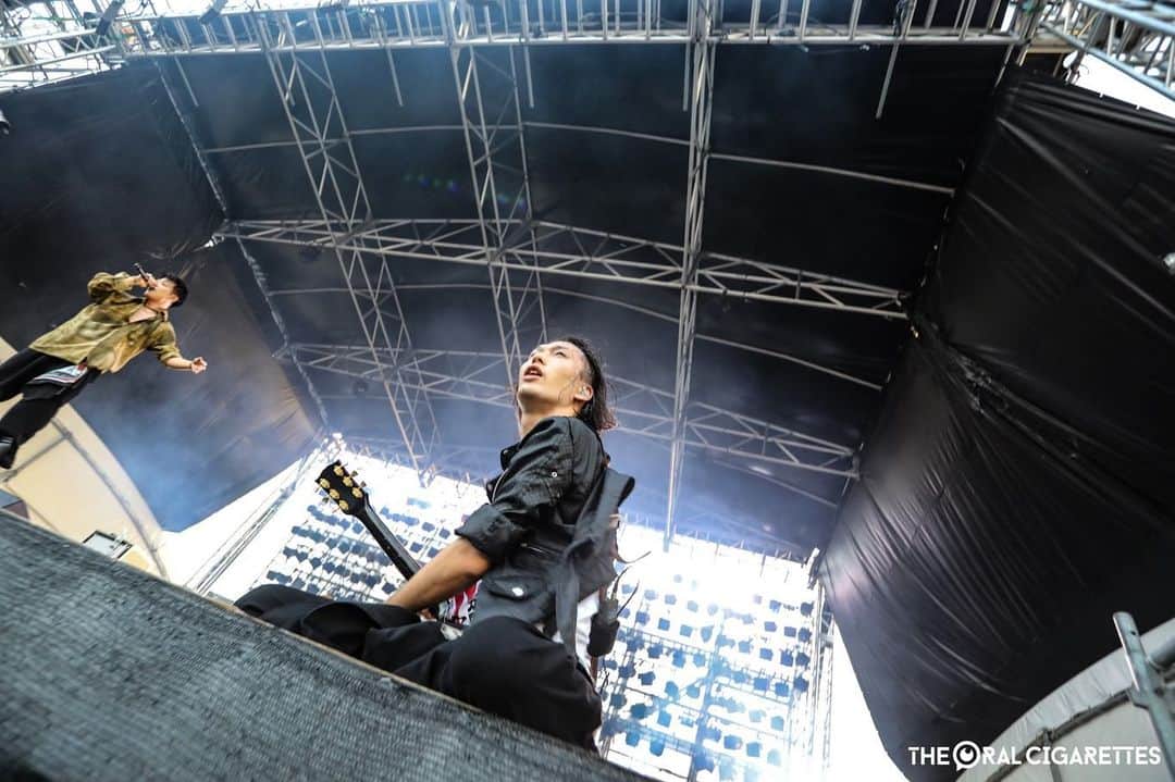 鈴木重伸のインスタグラム：「OGA NAMAHAGE ROCK FESTIVAL VOL.10 数年ぶりに帰ってこさせてもらいました。 唯一無二の空気感、最高に気持ちよかったです。 ありがとうございました。 photo by KOUHEI SUZUKI」