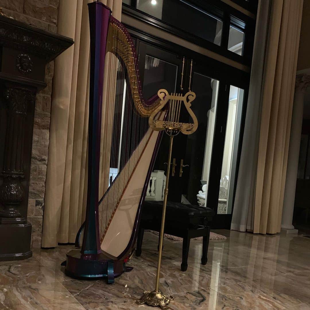 のインスタグラム：「Music is my home. Thank u team JHud today was a 100 here at jhudproductions . I’m so proud and pleased. @daveshand @slaughteration @wallybean1 @sincerelylogan_  @harpguy21 well done !」