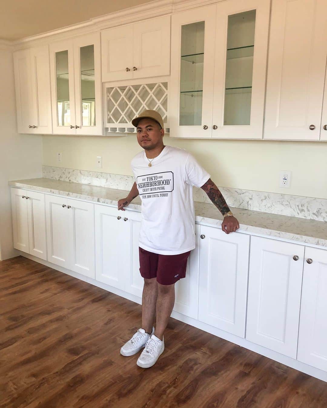 Jeff Bernatのインスタグラム：「One of my biggest goals was to buy a house before turning 30. I had to work smart, stay disciplined and play my cards right. I turn 30 in 4 months and am about to get the keys to my brand new home in beautiful sunny Los Angeles. If a small town kid from Reno, NV that dropped out of college, quit his job and just wanted to make music can do this.. you can do it too. I'm beyond blessed. God is good.」