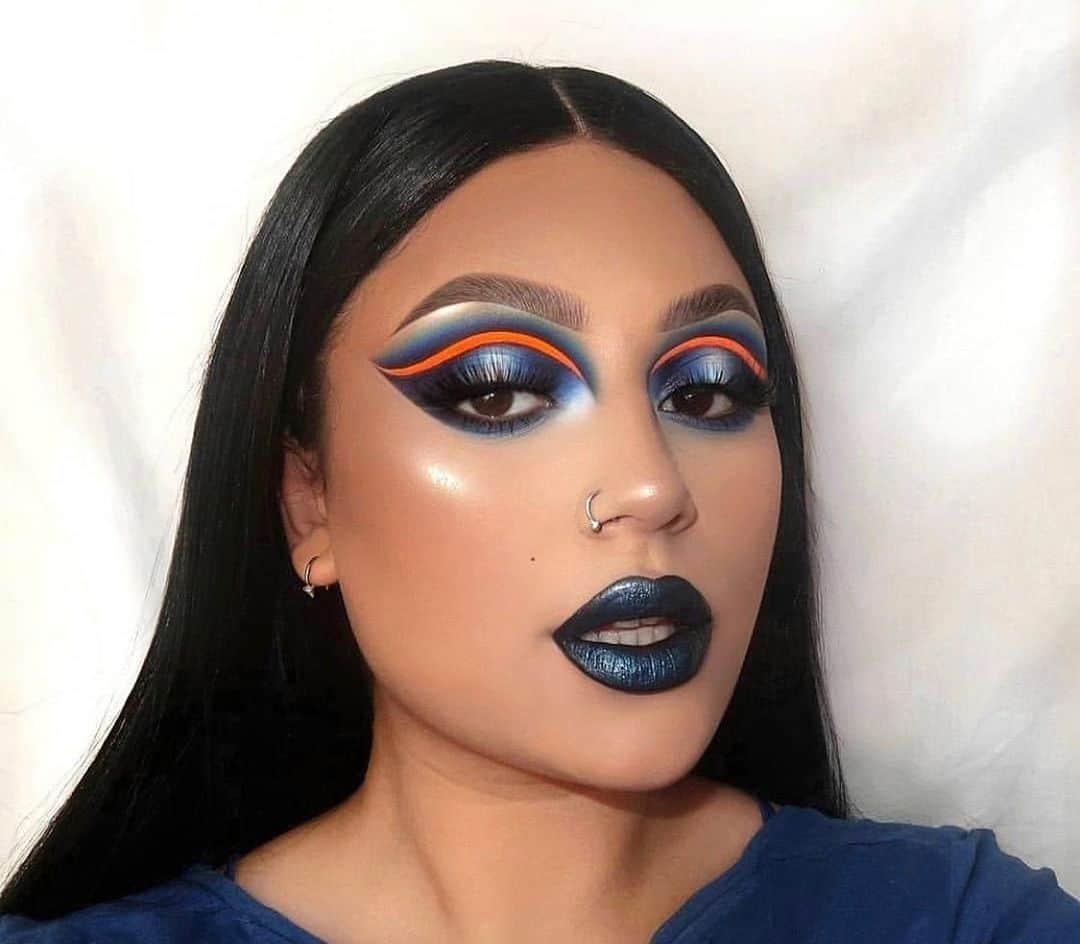 Jeffree Star Cosmeticsさんのインスタグラム写真 - (Jeffree Star CosmeticsInstagram)「OH HIII😍😍😍 Our boo @imanechawkii created this look using our #BLUEBLOOD palette on the eyes & #VelourLiquidLipstick in the shade #Weirdo on the lips 💙🧡 #jeffreestarcosmetics」7月28日 12時00分 - jeffreestarcosmetics