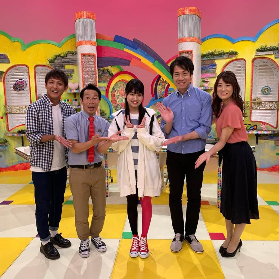 小宮山瑞季さんのインスタグラム写真 - (小宮山瑞季Instagram)「AKB48 team8 長野県代表の髙橋彩香さんがスタジオに★ キュートで元気いっぱいで頑張り屋さんで、これからもずっと応援しています！ 大町市で行われる舞台「家族のはなし」🌼*･ ぜひ足を運んでみてください～\ ♪♪ / ・ #akb48 #team8 #長野県 #代表 #髙橋彩香 #舞台 #家族のはなし #大町市 #東京 #毎日 #特訓中 #だそうです #頑張れ #応援してます #髪 #さらさらだった #羨ましい #10歳差 #信じられない #土曜はこれダネッ #長野放送 #アナウンサー #小宮山瑞季」7月28日 12時35分 - komiyama_mizuki