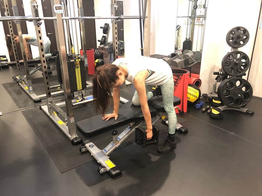 那須愛里さんのインスタグラム写真 - (那須愛里Instagram)「gym🏋️‍♀️ . . はじめましての @grabaka_personal へ 筋トレして最後にボクササイズ🥊✨ 久しぶりに運動したら 結構カラダがキツかったけど、いい汗かけました🔥💪🏻 . この日のウェアは上下 @lavia_sport です★ つぎはいつ行こう☺︎︎？ . . #grabaka #格闘家が教えるパーソナル #パーソナルジム #laviasports #ラヴィアスポーツ」7月28日 12時53分 - aaairixoxo