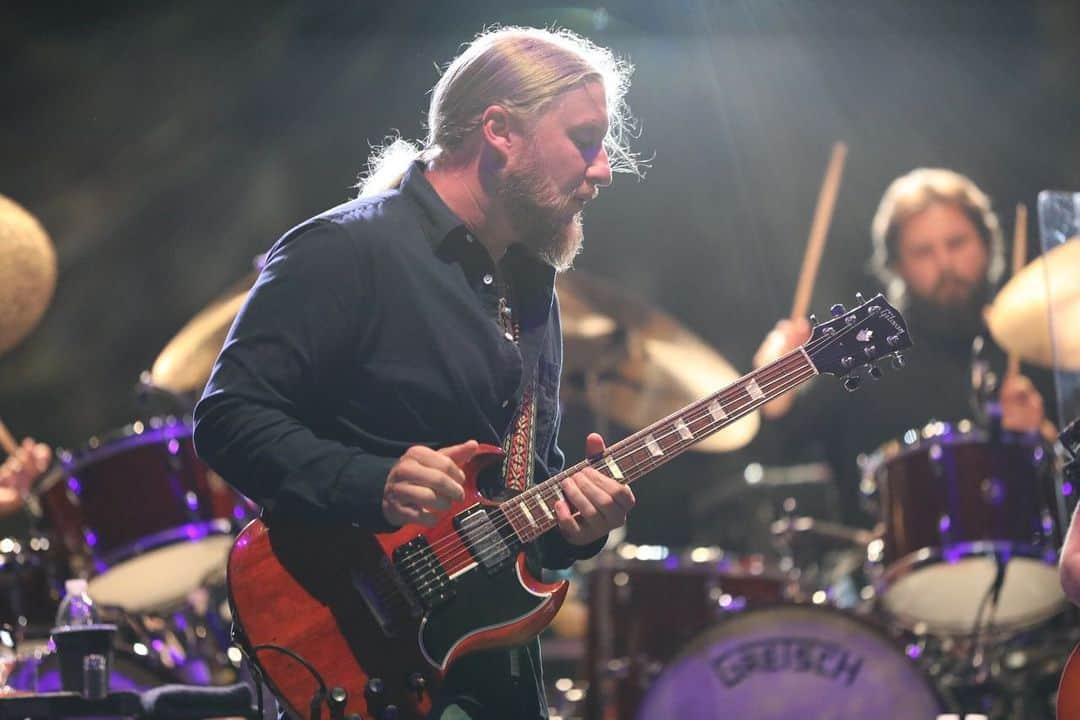 テデスキ・トラックス・バンドさんのインスタグラム写真 - (テデスキ・トラックス・バンドInstagram)「“Don’t Do It” opener at Red Rocks with Charlie Starr and Richard Turner of @blackberrysmoke. First time played since 12/31/11. If you’re not watching via Nugs.tv what are you waiting for? Show is available on demand for 72 hours... Tune in and enjoy! 📷: @marcissistic」7月28日 12時48分 - derekandsusan