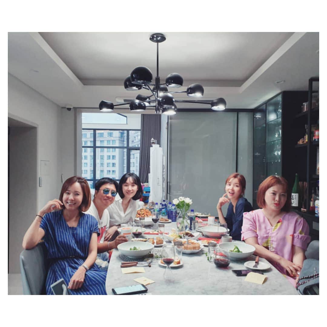 ソ・ユジンさんのインスタグラム写真 - (ソ・ユジンInstagram)「소중한 사람들 ♡ 맛있는 저녁식사 ... 즐거운 이야기 ^^」7月28日 13時04分 - yujin_so