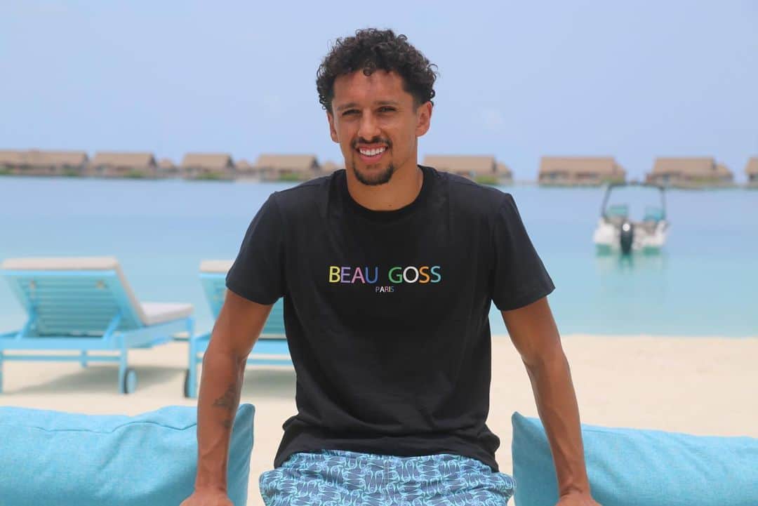 マルコス・アオアス・コレアのインスタグラム：「Curtindo o fim das férias no paraíso. 🤙🏽🏝#BeauGossIsComing」