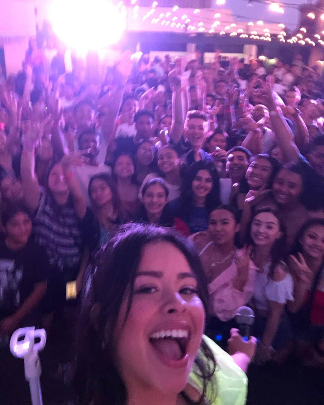 シエラ・ラミレスさんのインスタグラム写真 - (シエラ・ラミレスInstagram)「Yeah, Stockton is hot....but this crowd at @kwinradio #KWINSummerNights really brought the heat! 🔥 Thank y’all so much, you just made me fall in love with performing all over again! & big thanks to @jiggyfm & the KWIN squad for bringing me out✨」7月28日 13時21分 - cierraramirez