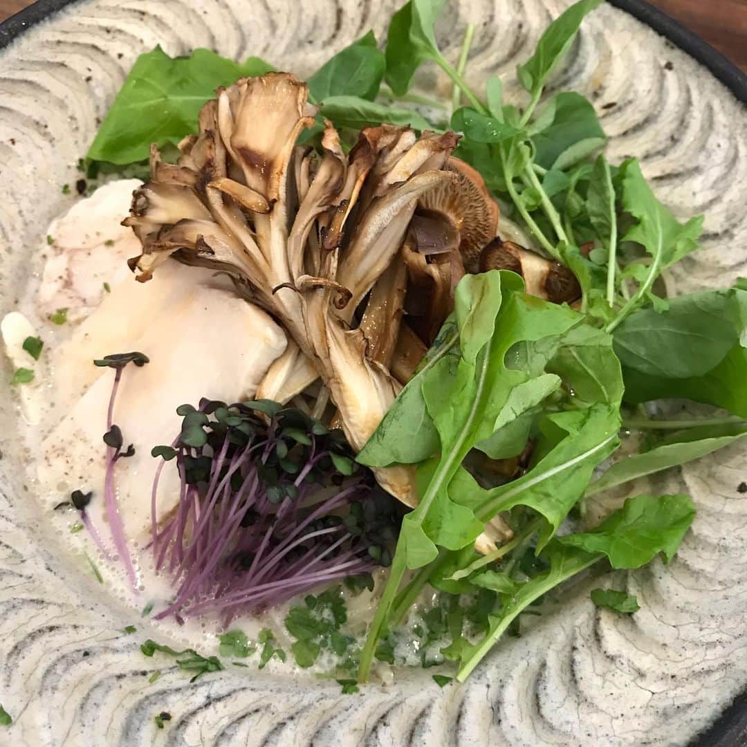 sioneのインスタグラム：「お昼は安定の福綴。 冷製フンギやっぱり美味しい。ご馳走様でした◎ #福綴」