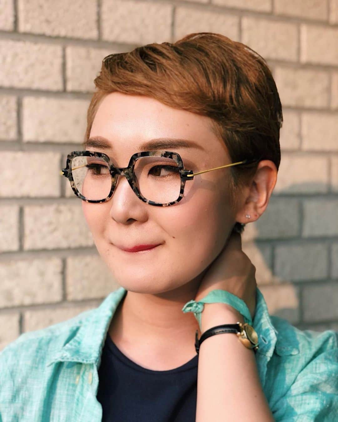 のインスタグラム：「Today's SNAP DAIKANYAMA staff: Kinugasa #daikanyamakinugasa #eyewear  #sunglasses  @anneetvalentin  #staffsnap  #staffphoto #メガネ女子  #メガネ人 #whitecode  #ootd  #ootdfashion #fashion #snap #store  @globespecs_official  #tokyo  #opticalstore #wholesalebrand  #ahlem #anneetvalentin  #gernotlindner #globespecs  #lescalunetier  #lunor #dianetaylor #laloop #robertmarcnyc」