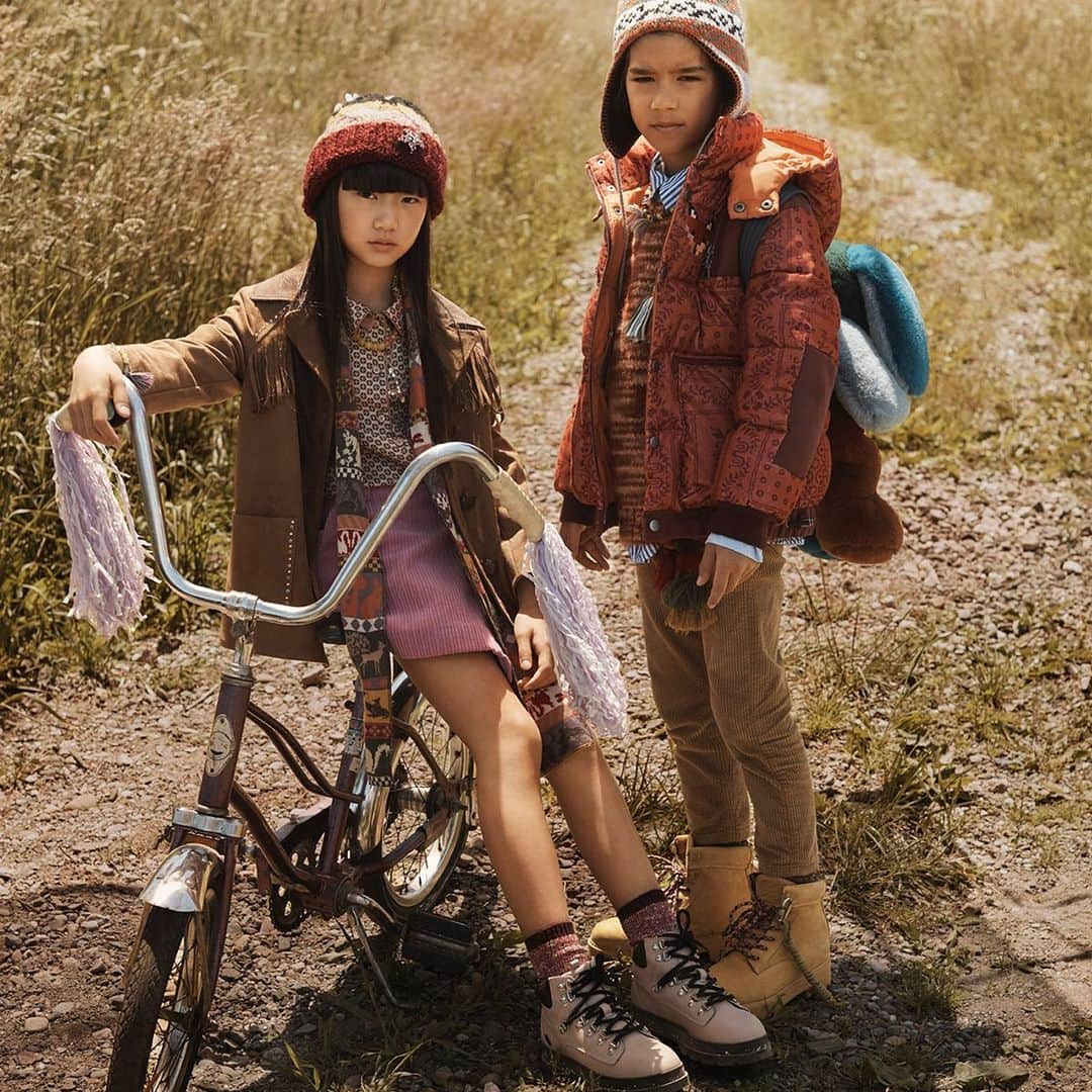 ZARAさんのインスタグラム写真 - (ZARAInstagram)「KIDS AUTUMN WINTER 2019 CAMPAIGN  Creative direction by @fabienbaron Photographs by @josholins Styled by #KarlTempler」7月28日 15時04分 - zara