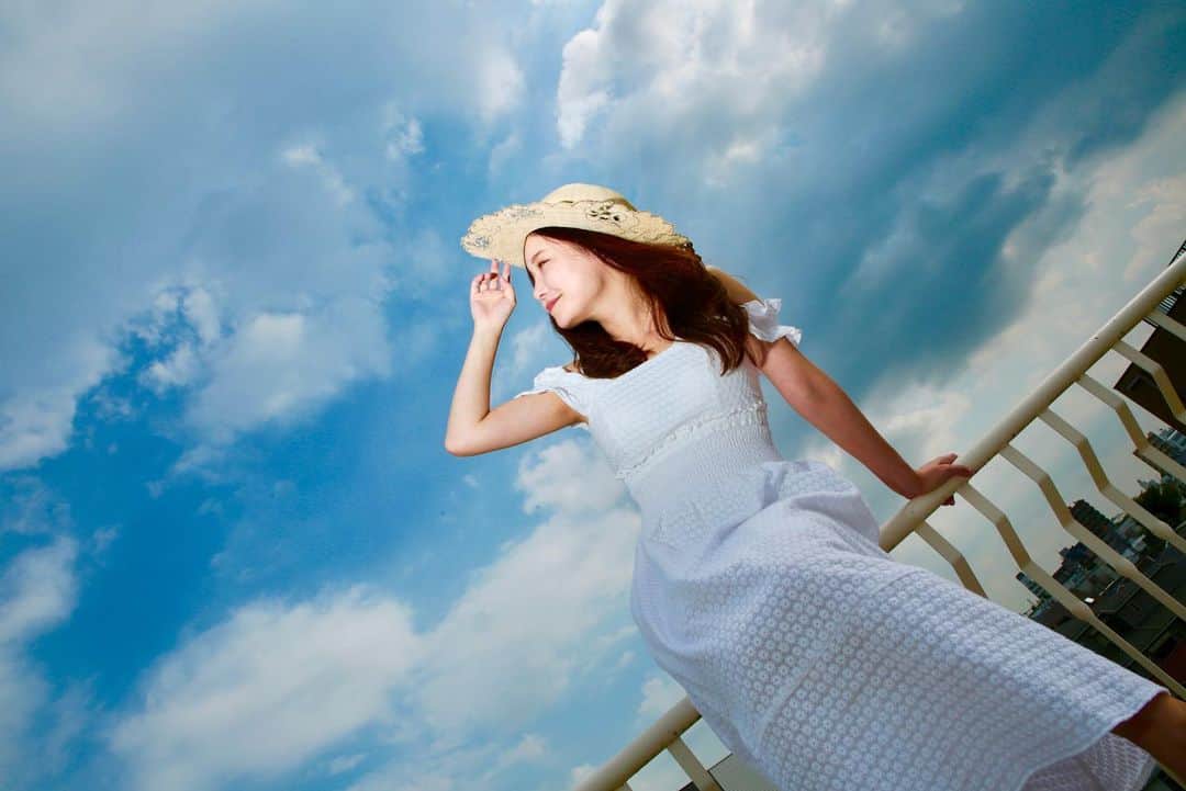 利咲のインスタグラム：「‪今年も夏が始まる‬ ‪令和元年の夏‬ ‪と呼ばれても‬ ‪この夏はいつでも一度きり‬ ‪  忘れられない夏のために ‬. . #天気の子 ‬ #夏 #summer2019 #summer #梅雨明け #bluesky  #sunnyday」