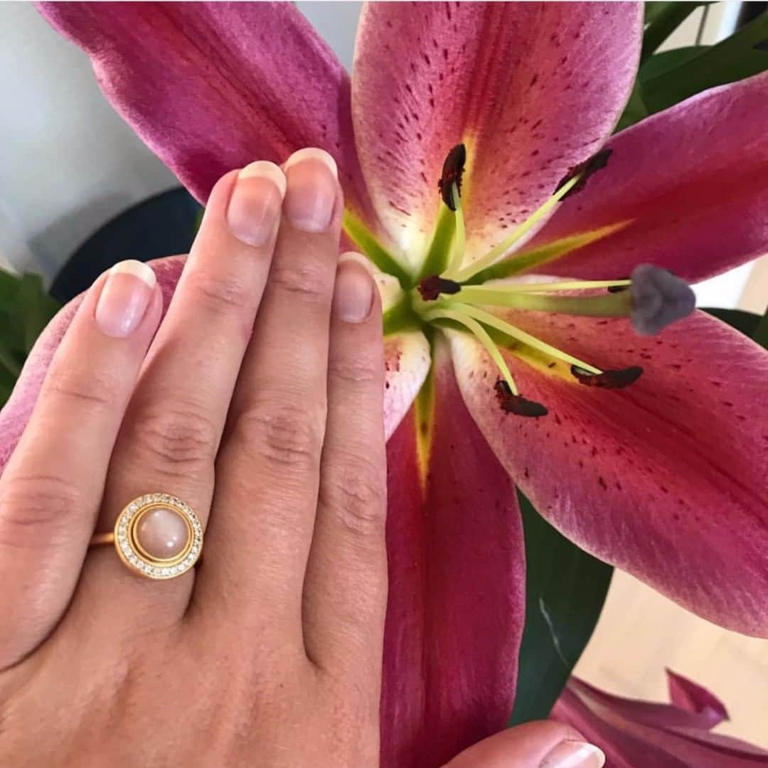 ジュリーサンドラゥさんのインスタグラム写真 - (ジュリーサンドラゥInstagram)「Moon Goddess Ring. ⠀⠀⠀⠀⠀⠀⠀⠀⠀ Moonstones and bright zirconias match together to symbolize the perfect moonlight.⠀⠀⠀⠀⠀⠀⠀⠀⠀ ⠀⠀⠀⠀⠀⠀⠀⠀⠀ Beautiful summer caption by @maibrandt.⠀⠀⠀⠀⠀⠀⠀⠀⠀ ⠀⠀⠀⠀⠀⠀⠀⠀⠀ #juliesandlau #juliesandlaujewelry #jewelry #luna #moon #ring #rings #gold #moonstone #zirconia #peach #stone」7月28日 15時00分 - juliesandlau