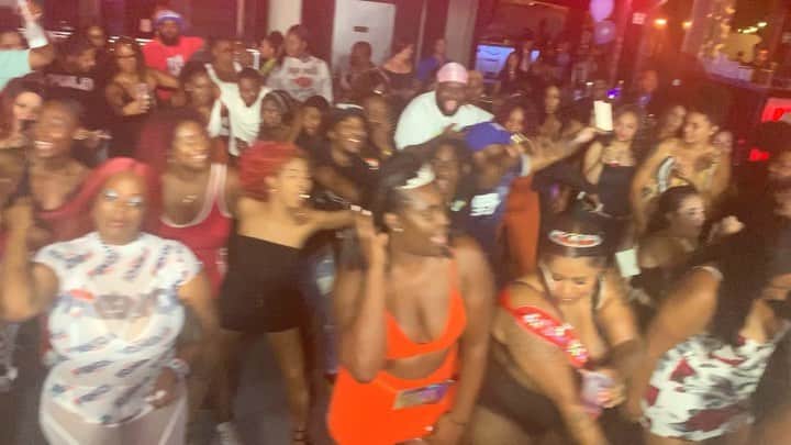 ファンクマスター・フレックスのインスタグラム：「PA! Maingate! FunkFlex on the set! We rolling! @litdigitaldjs Vid Via: @djhrnyc」