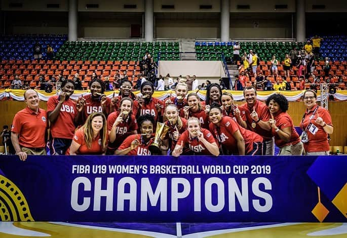 FIBAさんのインスタグラム写真 - (FIBAInstagram)「Congratulations to @usabasketball who prevail in an OT classic to become #FIBAU19 Women’s Basketball World Cup 2019 Champions! 🥇🏀🌎🏆⁣ ⁣ Tissor MVP: @paigebueckers 🇺🇸 ⁣ ⁣ All-Star 5: ⁣ @rhyne.howard 🇺🇸 ⁣ @paigebueckers 🇺🇸 ⁣ @pendandelola 🇪🇸 ⁣ @alex_fowler_ 🇦🇺 ⁣ @billiemassey4 🇧🇪」7月29日 0時47分 - fiba