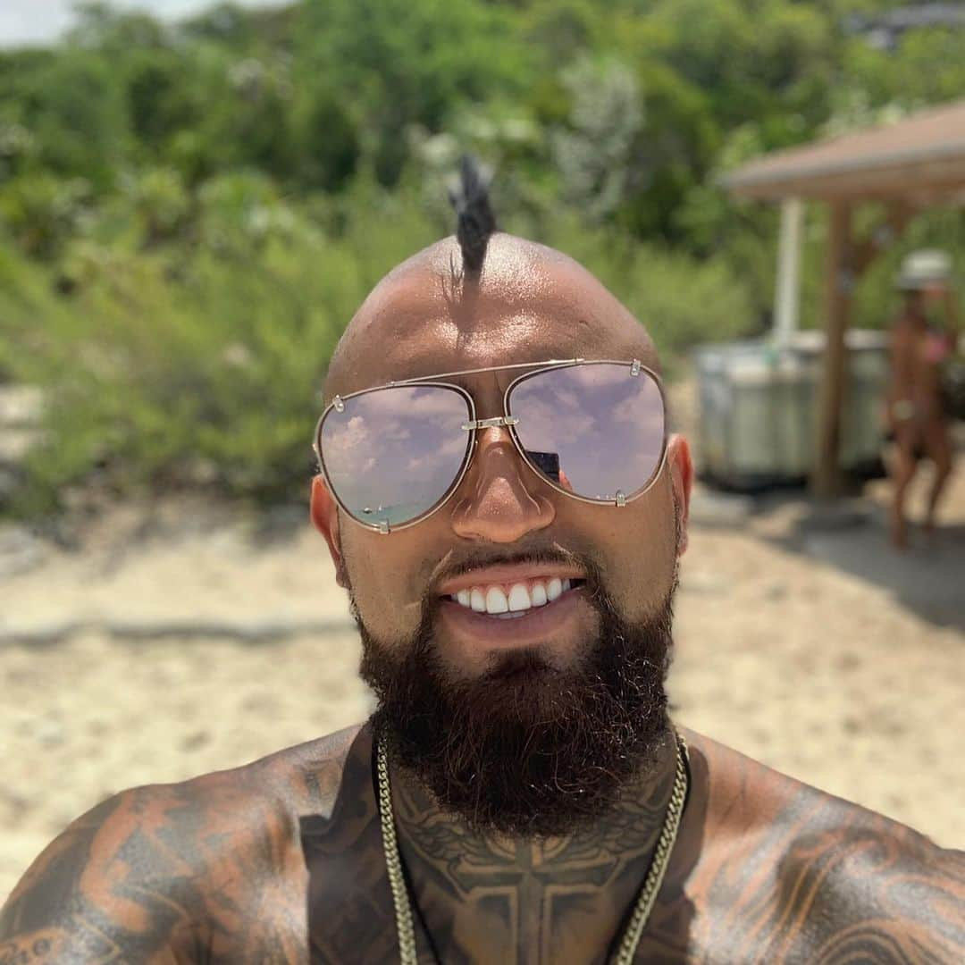 アルトゥーロ・ビダルさんのインスタグラム写真 - (アルトゥーロ・ビダルInstagram)「❤️😜😎🌞👑🤙🏽」7月29日 1時17分 - kingarturo23oficial