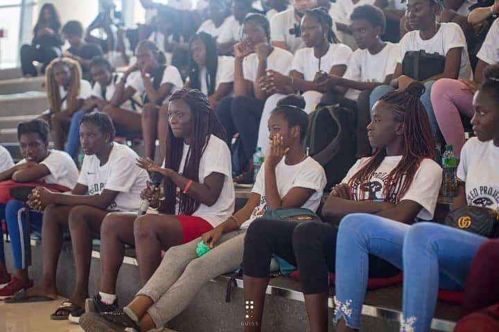 ナオミ・キャンベルさんのインスタグラム写真 - (ナオミ・キャンベルInstagram)「It was a pleasure to spend time with the SEED girls during the Hoop Forum All-Star Game at the Museum of Black Civilizations. Spending time with the SEED girls and sharing my experience with them was very important. Our young african girls and future women need role models and mentors to guide them and teach them how to use their talent and voices to promote the continent positively. I am glad to be able to use my voice and to support @seedproject and the work they are doing with our young African girls. ♥️🙏🏾 #SEEDProject #HoopForum19 #NBAAFRICA #NAOMIAFRICA ♥️🇸🇳」7月29日 1時26分 - naomi