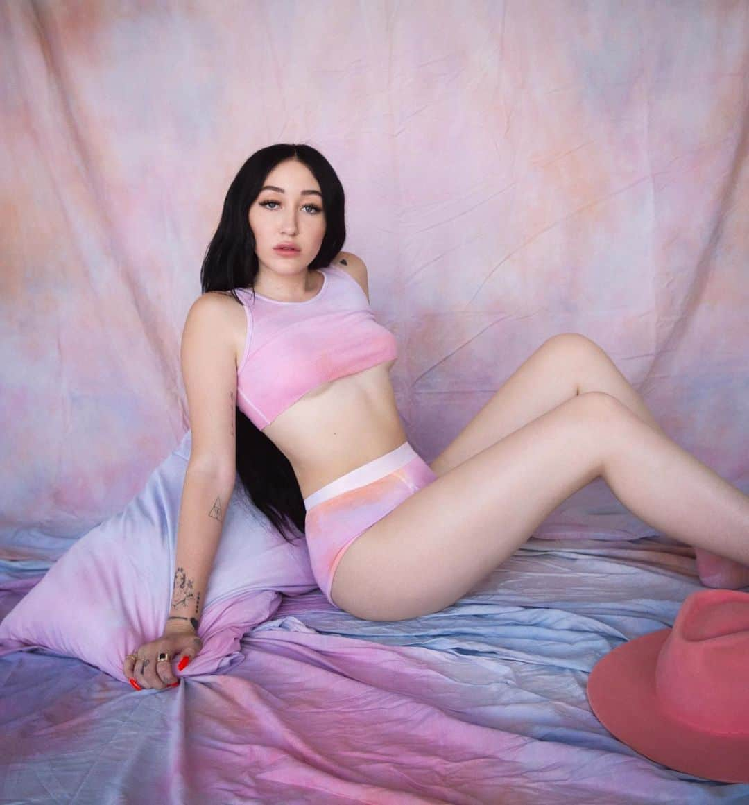 ノア・サイラスさんのインスタグラム写真 - (ノア・サイラスInstagram)「waiting for the 31st like..」7月29日 1時53分 - noahcyrus