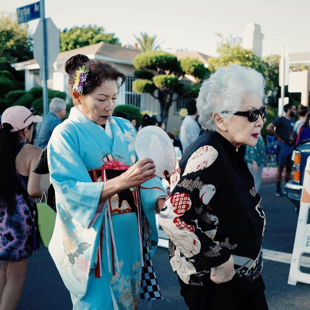 ジェームス・ジーンさんのインスタグラム写真 - (ジェームス・ジーンInstagram)「👘 vs 💃🏽 #streetsnap」7月29日 1時57分 - jamesjeanart