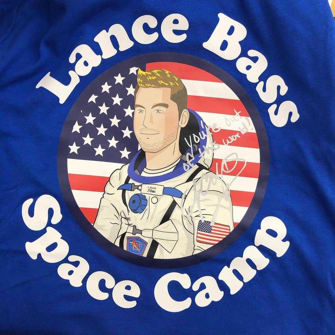 ランス・バスさんのインスタグラム写真 - (ランス・バスInstagram)「You can only tag two people to bring with you to #LanceBassSpaceCamp. Who are you taking??? This is the first annual limited edition Space Camp shirt. Every year the logo will change. Available at  LanceBass.com. 🙌🏼🚀🌖💫👩🏾‍🚀👨🏼‍🚀」7月29日 2時06分 - lancebass