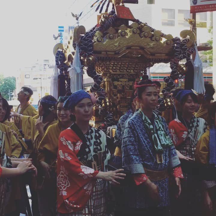 のインスタグラム：「お神輿担ぎました💪💪」
